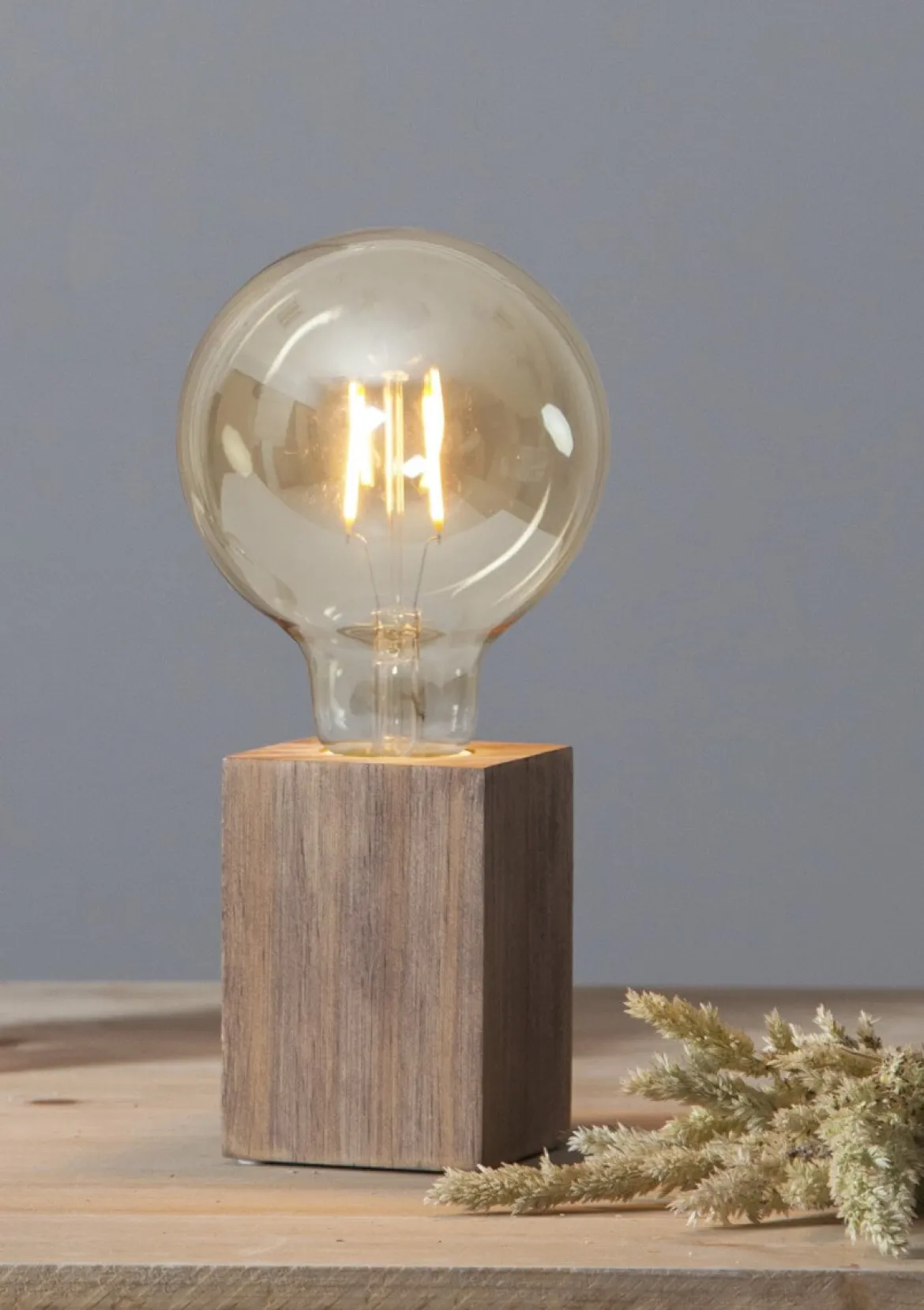 E27 Glob95 Amber 0.75W 2000K 80lm LED-Lampa