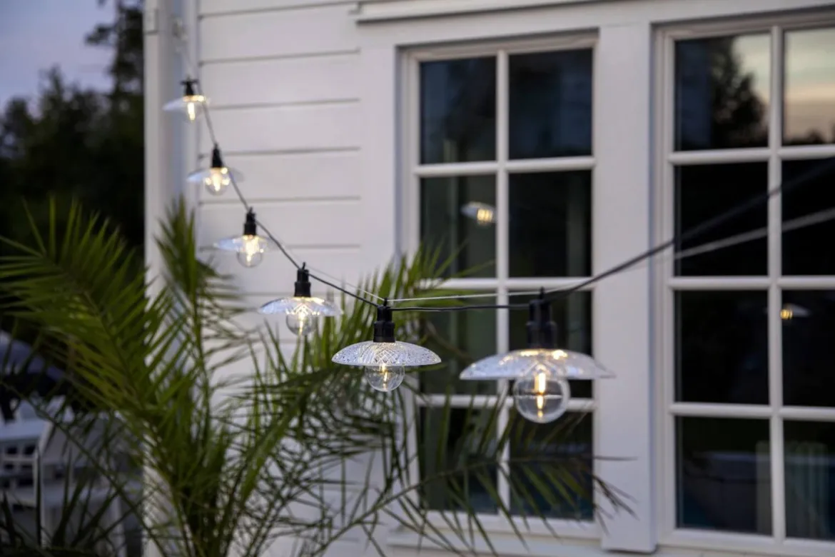 GLASSY LIGHT Ljusslinga 350cm 6LED Varmvit/Svart