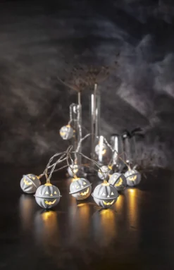 HALLOWEEN Ljusslinga Batteri 1,35m 10LED Varmvit/Vit