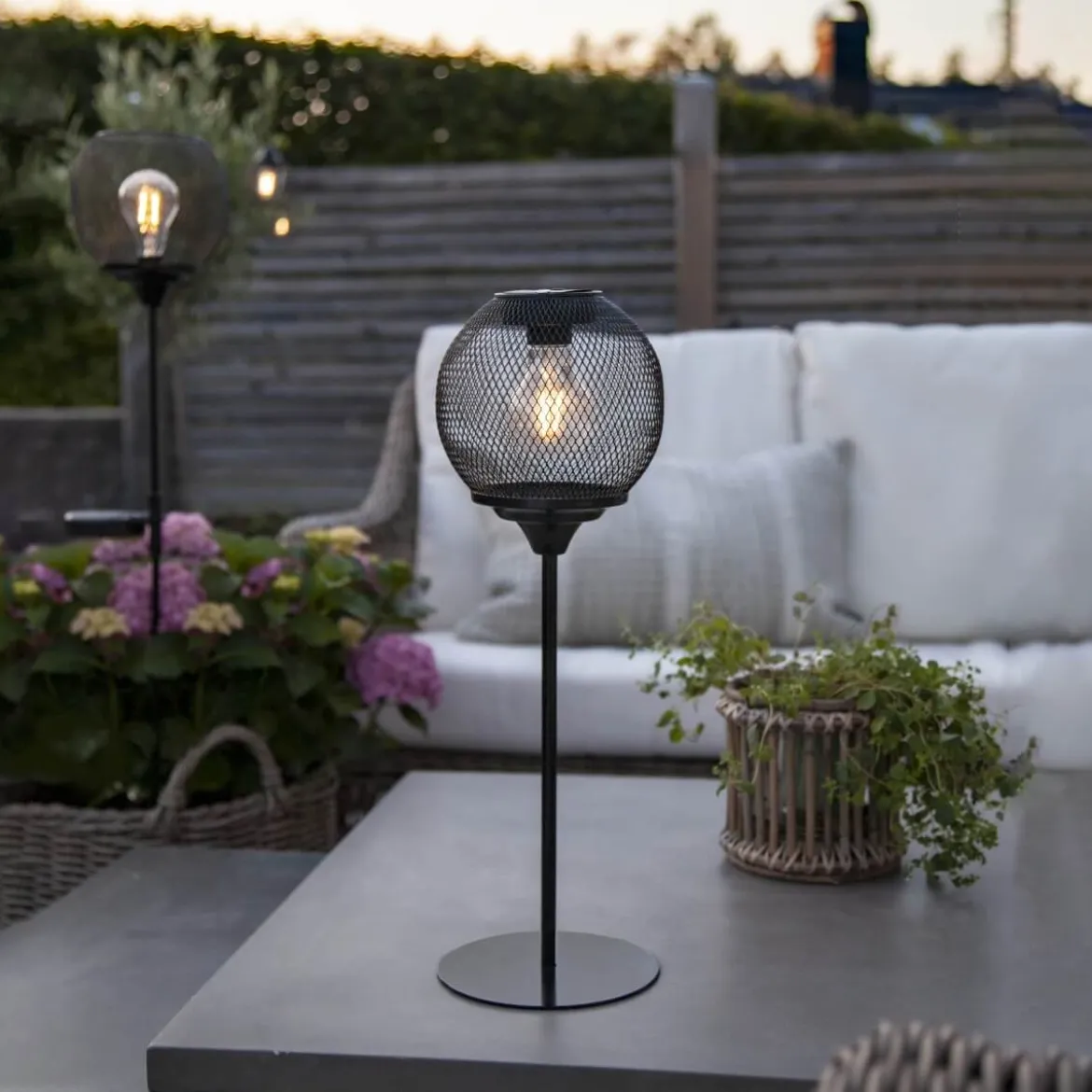 SUNLIGHT - TABLE Solcellsdekoration 45cm Svart