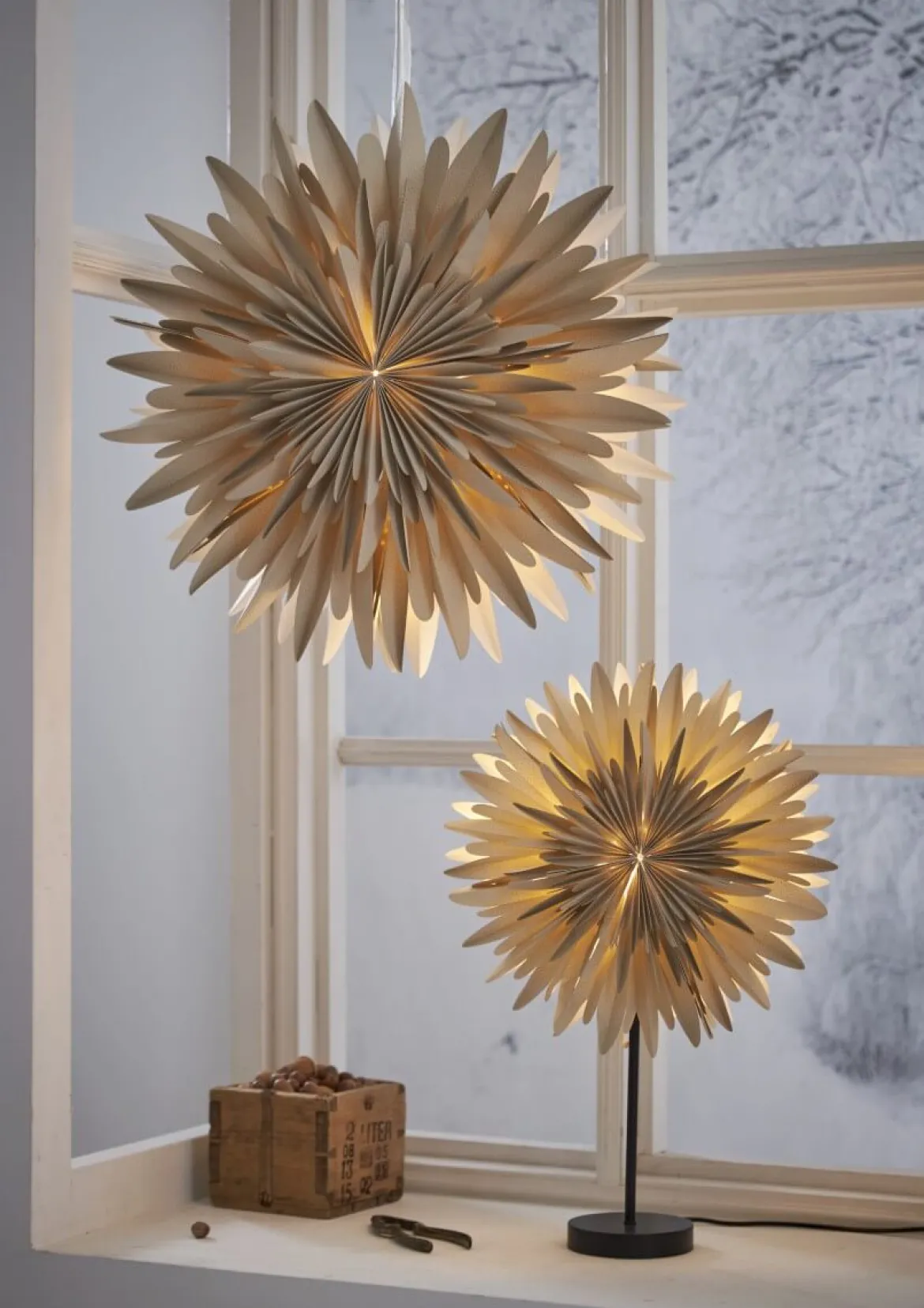 WINTER Stjärna på fot 62cm Beige